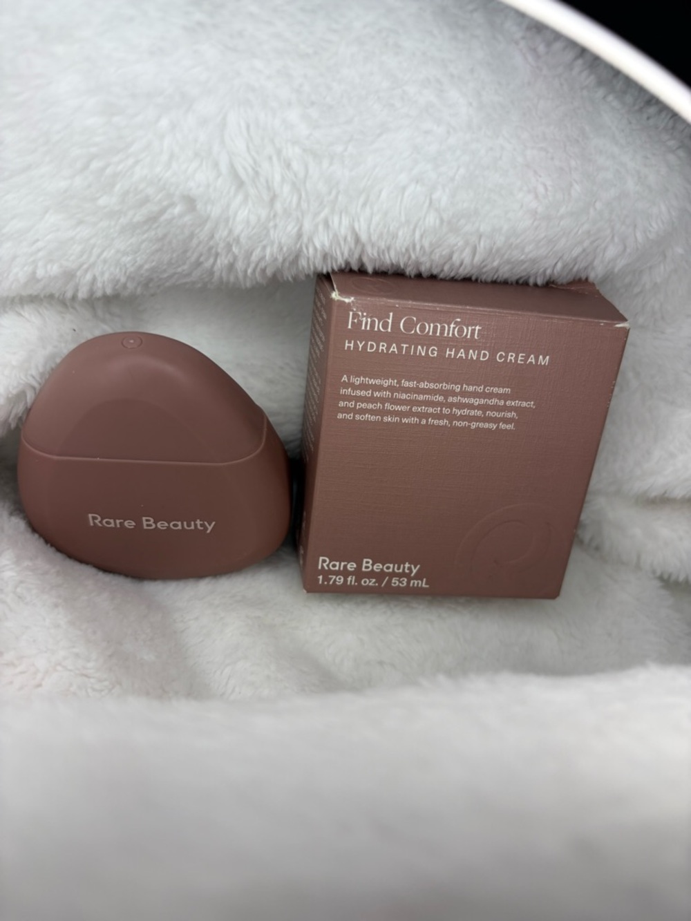 Rare Beauty Find Comfort Hydrating Hand Cream - Mauve Brown